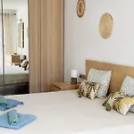 New Two Bedroom Apartment, Big Terrace & Sea View, Appartamento