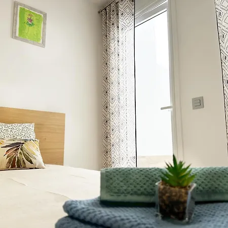 Апартаменти New Two Bedroom Apartment, Big Terrace & Sea View, *