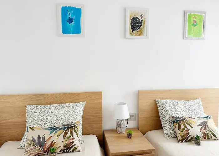 New Two Bedroom Apartment, Big Terrace & Sea View, Апартаменти Адехе