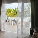 New Two Bedroom Apartment, Big Terrace & Sea View, Apartman