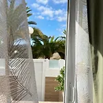 New Two Bedroom Apartment, Big Terrace & Sea View, Apartman *