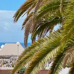 New Two Bedroom Apartment, Big Terrace & Sea View, Apartman