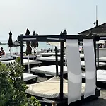 Apartman New Two Bedroom Apartment, Big Terrace & Sea View, *