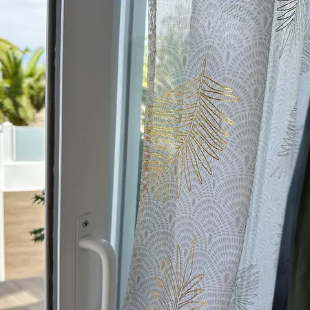 New Two Bedroom Apartment, Big Terrace & Sea View, * 阿德耶