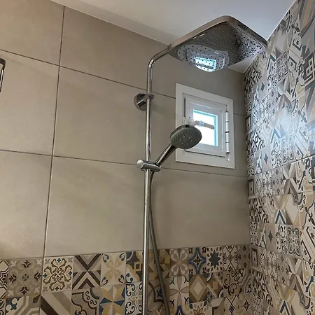 New Two Bedroom Apartment, Big Terrace & Sea View, * 阿德耶