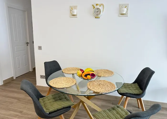 Appartement New Two Bedroom Apartment, Big Terrace & Sea View,