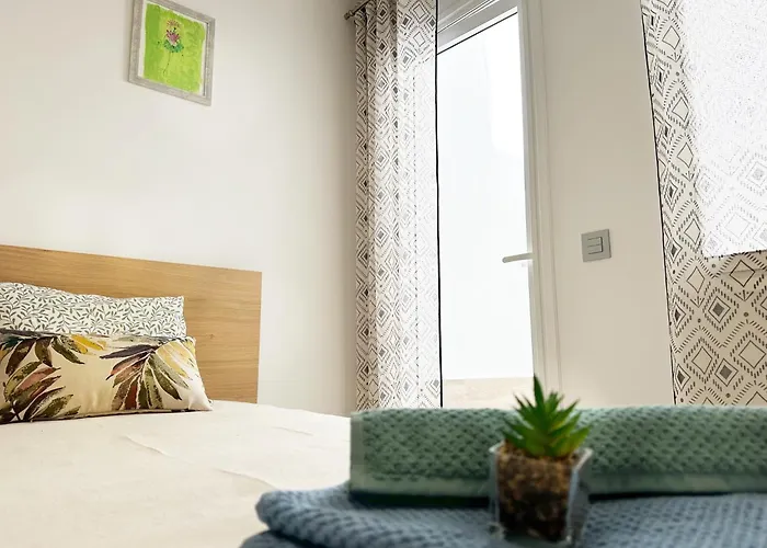 Appartement New Two Bedroom Apartment, Big Terrace & Sea View, *