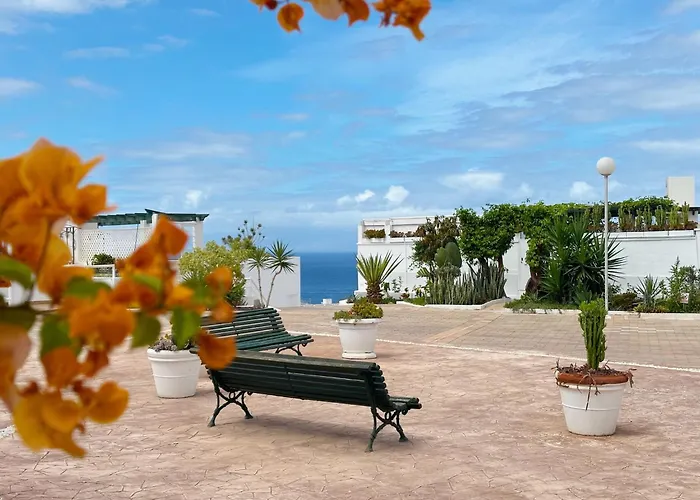 Appartement New Two Bedroom Apartment, Big Terrace & Sea View,